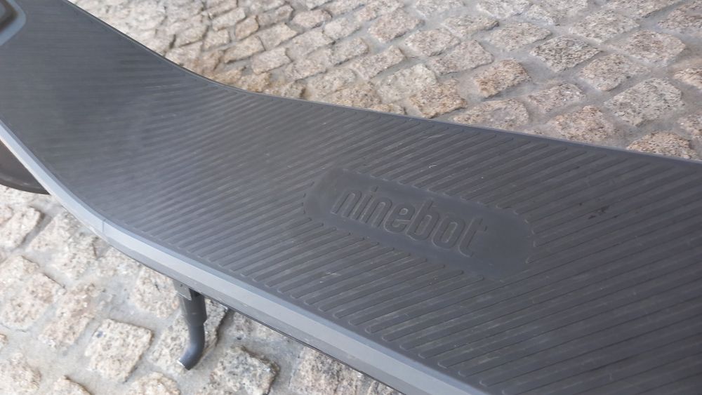 Trotinete Elétrica Segway Ninebot E2