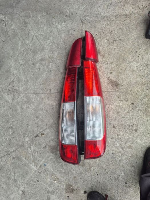 TYLNA LAMPA  PRAWA MERCEDES VITO 639 VIANO