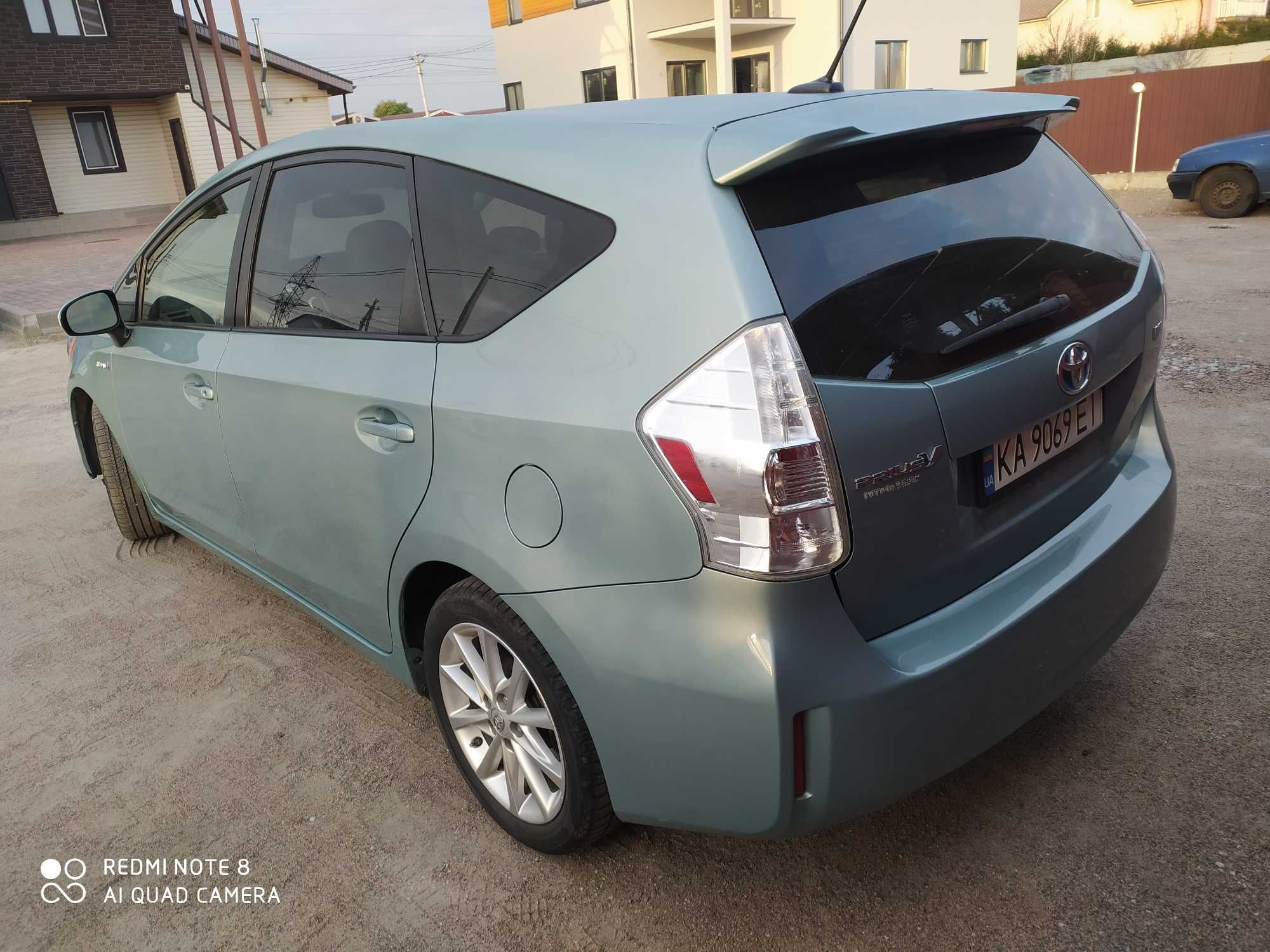 Toyota Prius V 2014