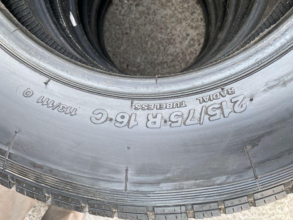 215x75 r16C.  Гума вантажна цешка 215 75 р16 С Sava ідеал