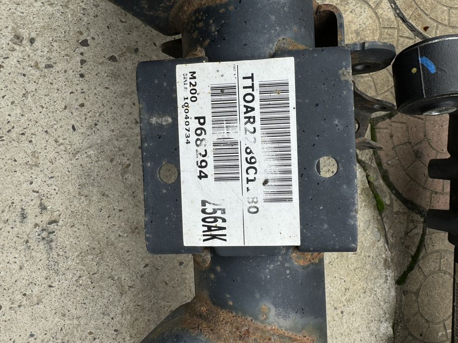 Вісь задній міст wrangler jl