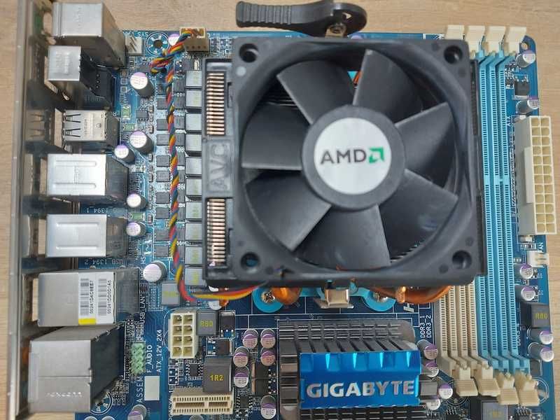 Płyta GIGABYTE GA-MA770T-UD3P + AMD Phenom II X4 Black Edition 955