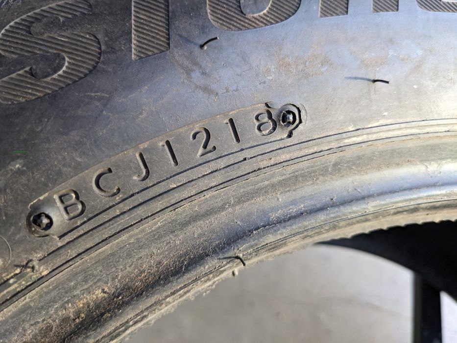 Зимова 225/60R17	Bridgestone Blizzak DM-V2 (99S) шина в новому стані