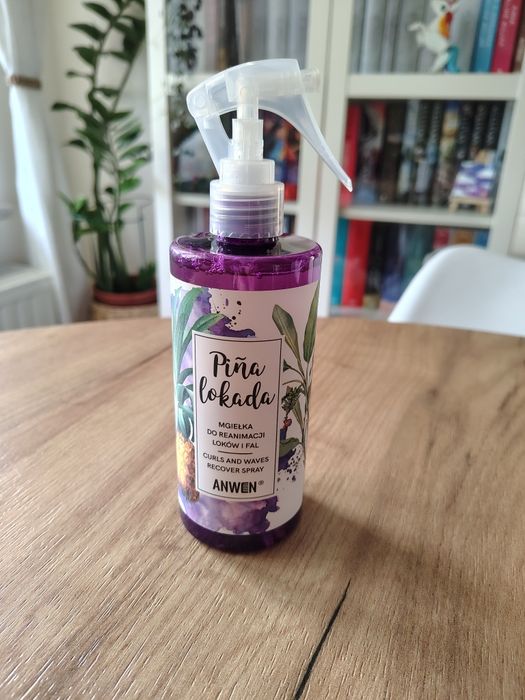 Anwen Pina Lokada lekka mgiełka do włosów