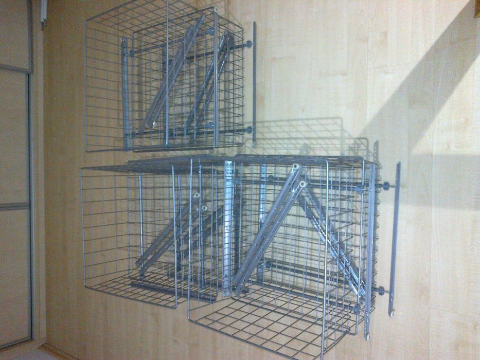 metalowy kosz podwieszany, wysuwany do szafki