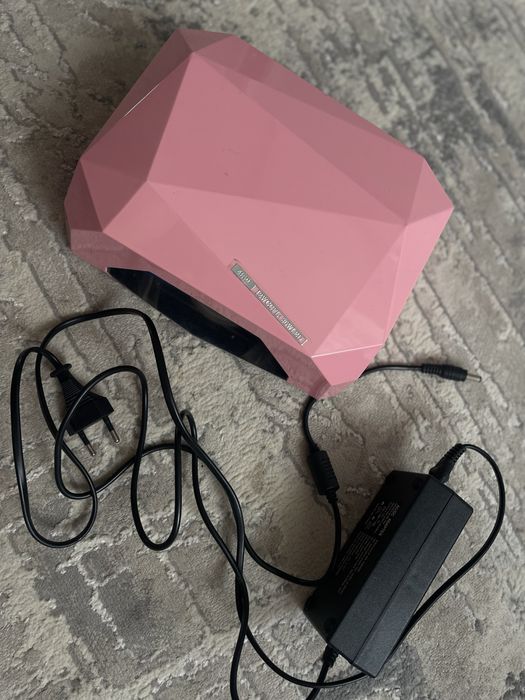 Продам лед лампу нова