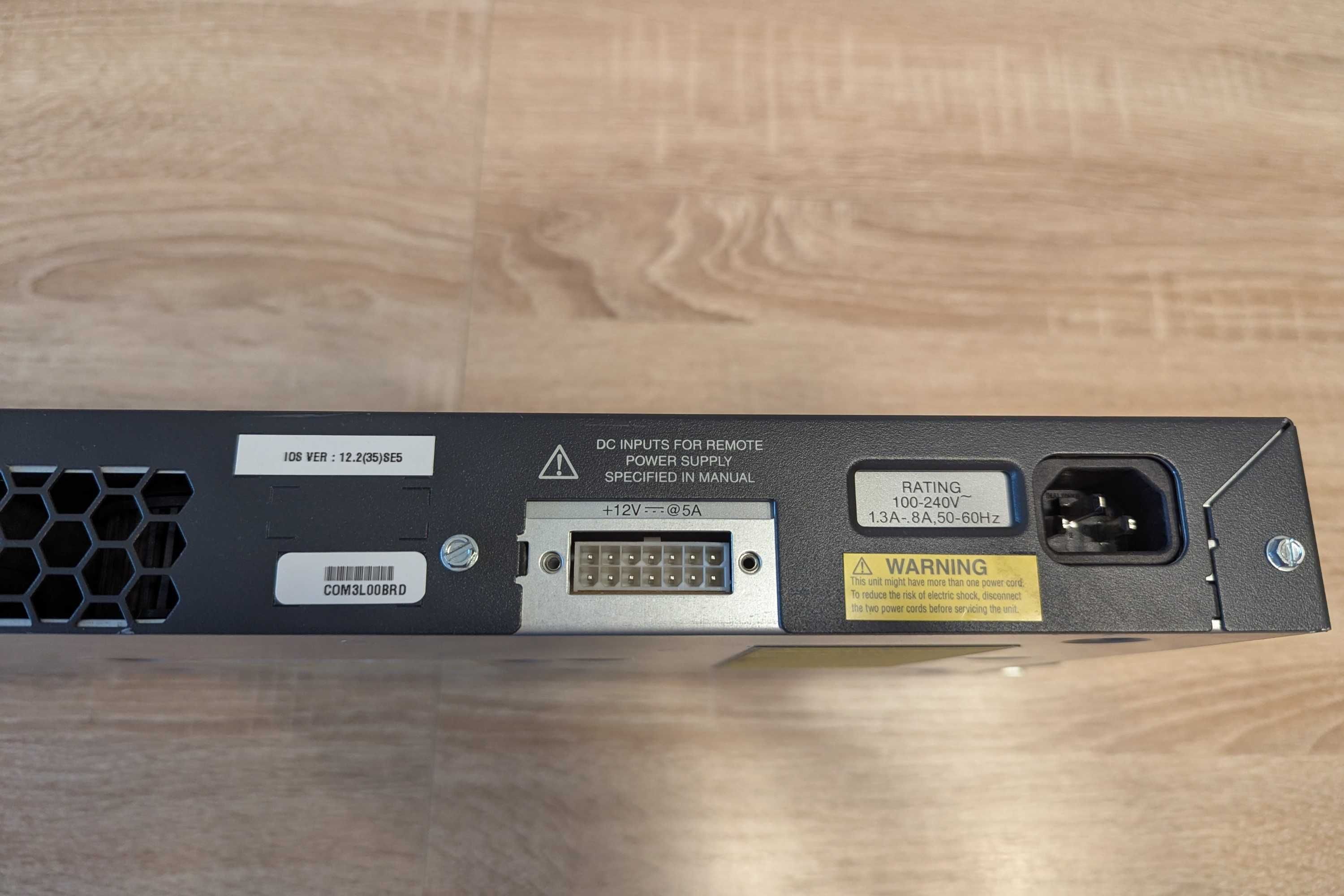 Switch Cisco Catalyst 2960 WS-C2960-24TT-L V05