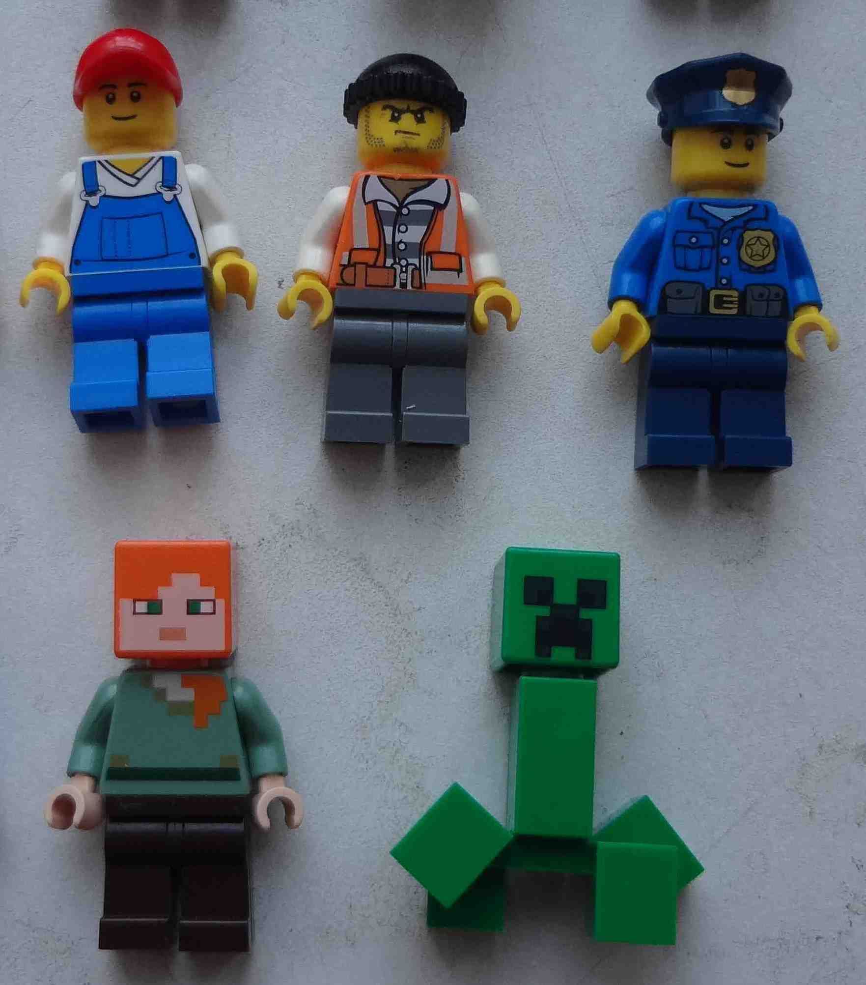 Минифигурки LEGO Лего оригинал 23 штук разных