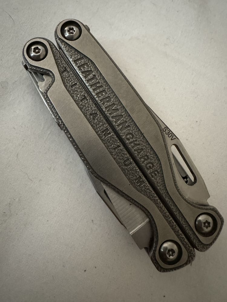 Мультитул leatherman Charge TTI