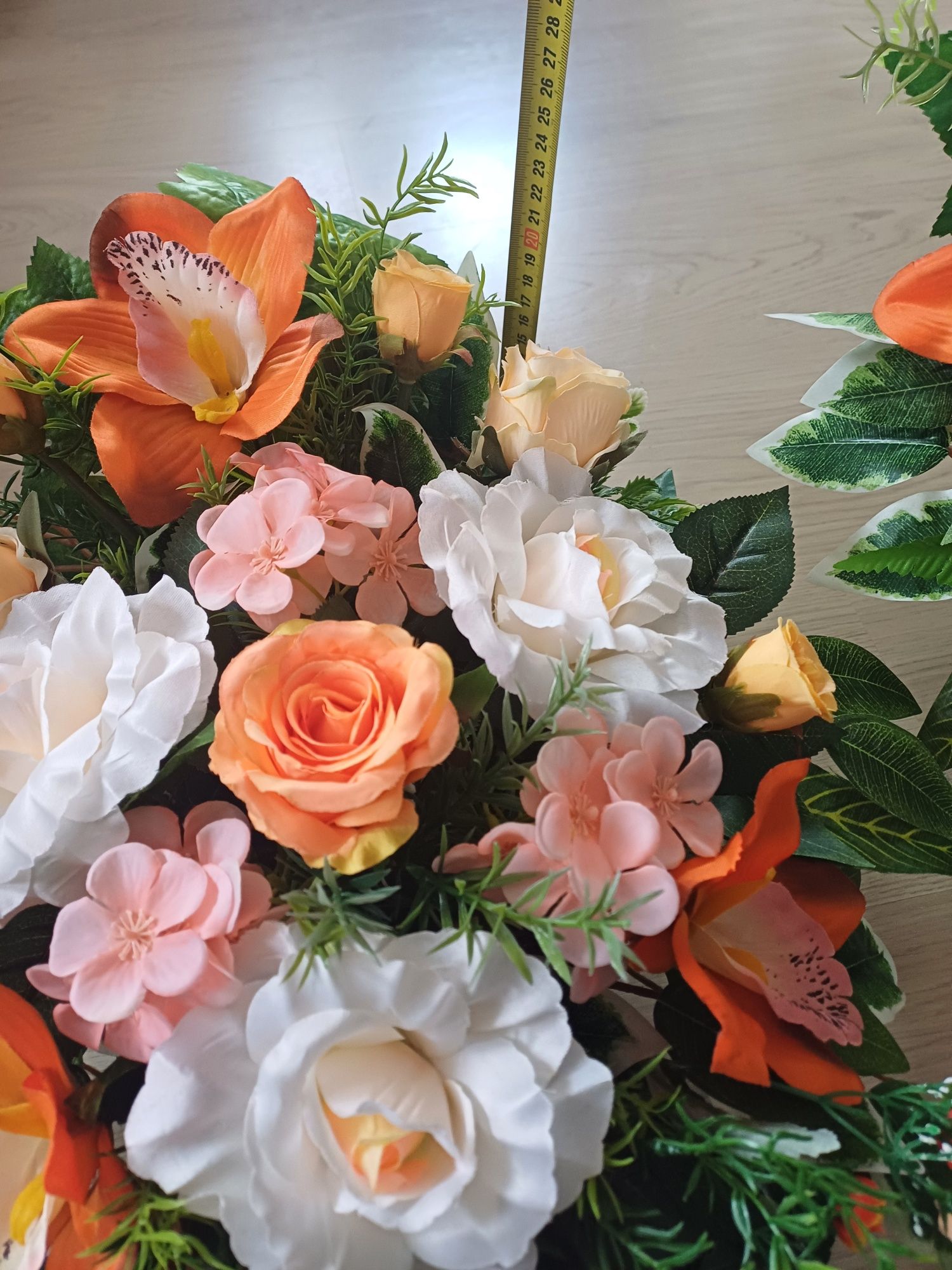 Pomarańczowy zestaw orchidea wiązanka stroik bukiet z wazonem na grób