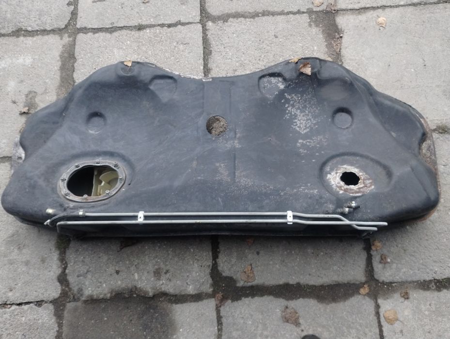 BMW 7 E38 zbiornik paliwa benzyna bak