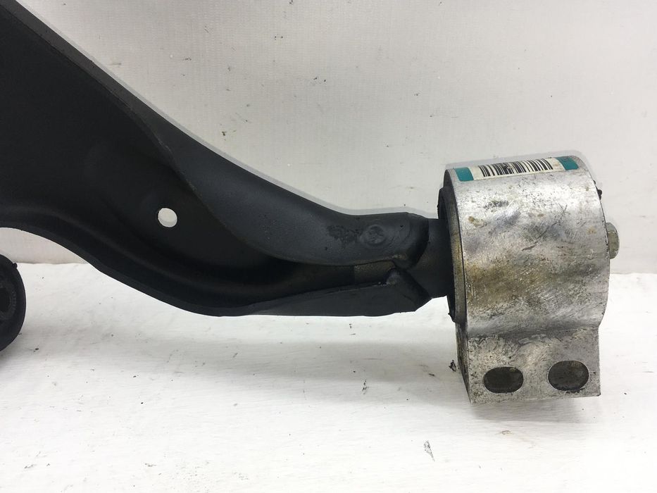 Важіль передньої підвіски нижній передній лівий CHEVROLET ORLANDO 2010