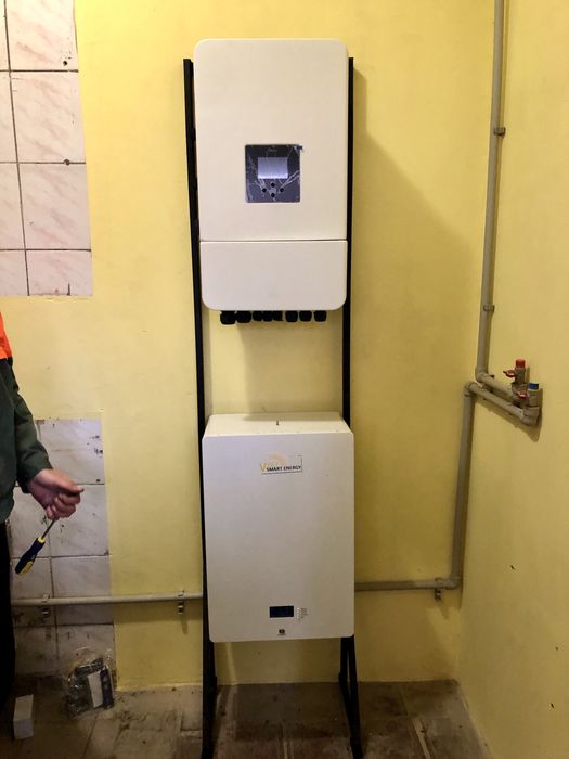 Встановлення гібридних інверторів і  резервного живлення під ключ