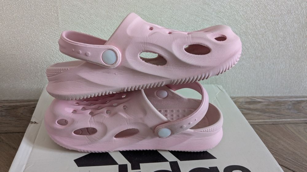 Крокси Crocs для дівчини віддам