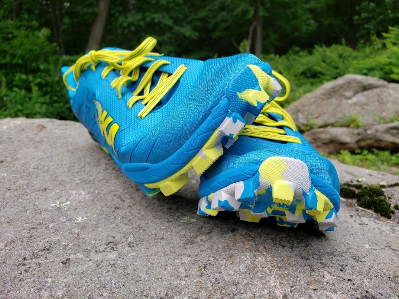 Продам отличные кроссовки HOKA Evo Jawz 27.5