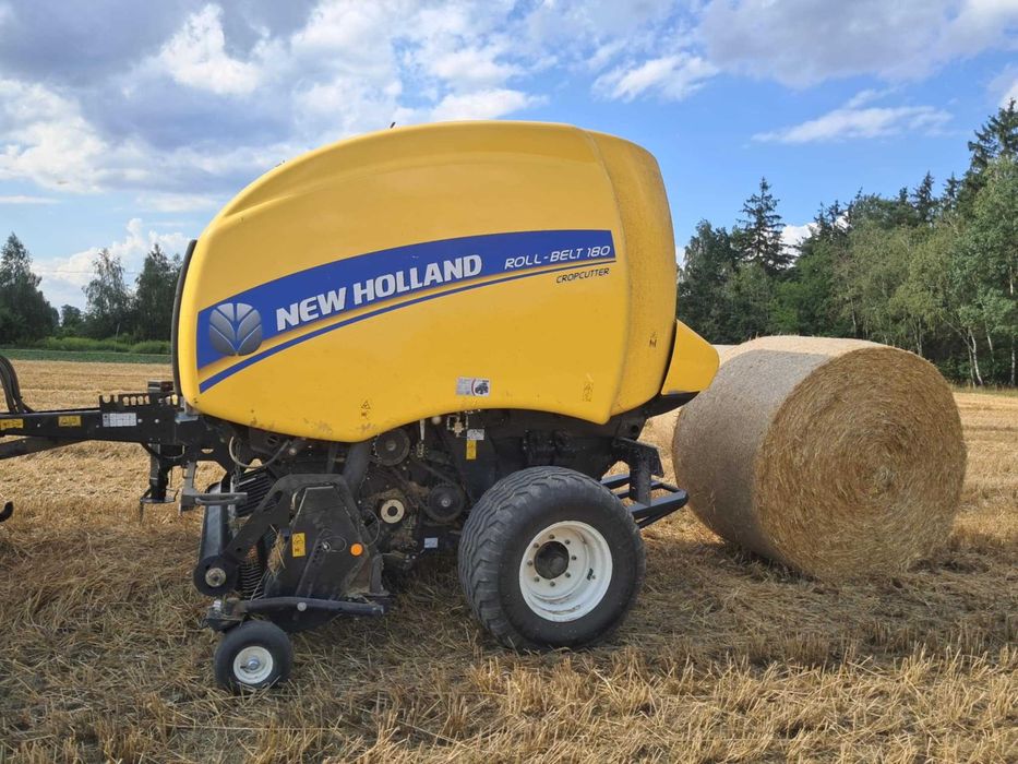 Prasa New Holland Roll-Belt 180 Cropcutter