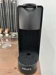 Máquina de Café KRUPS Nespresso Essenza Mini XN1108P2 Preto