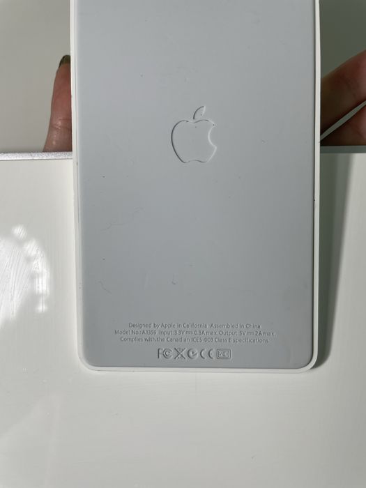 Докстанція-клавіатура Apple A1359 для iPad