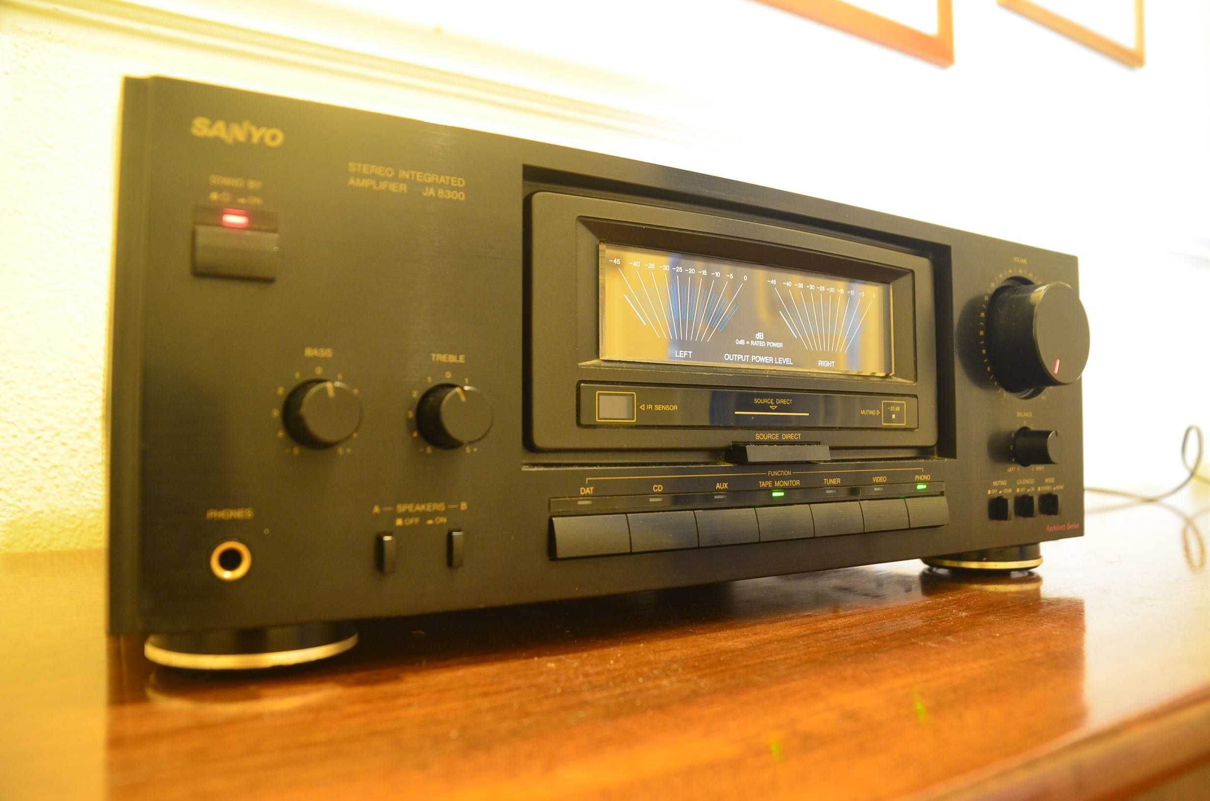 Amplificador Sanyo JA8300