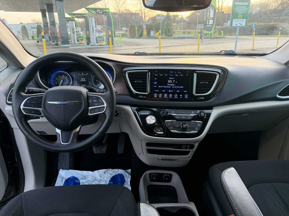 CHRYSLER PACIFICA TOURING L 2017 3.6 7-osobowa hak kamera