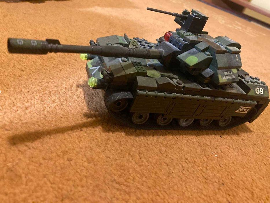 Лего танк. Саморобка