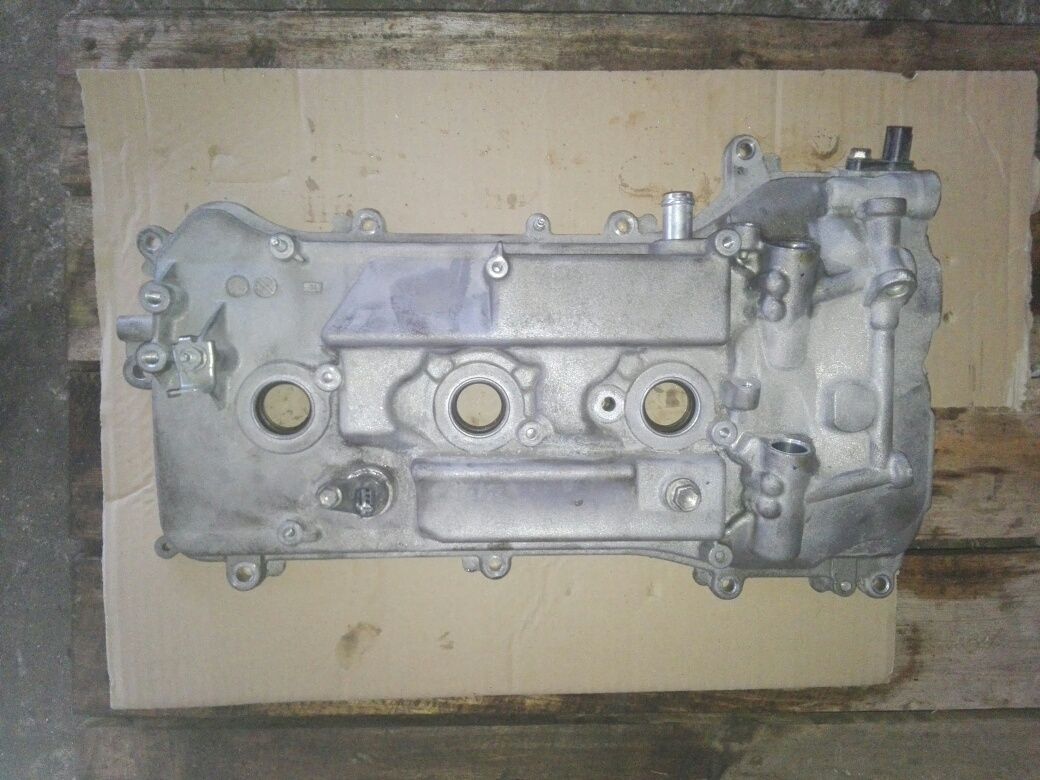 Pokrywa zaworow 3.5 v6. 2GR-FE. Toyota Camry. Rav 4. Soenna