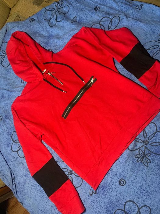 Жіночий одяг різних розмірів