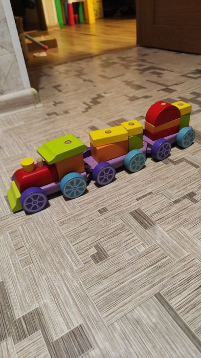 Cubika поїзд веселковий дерев'яний 18м+
