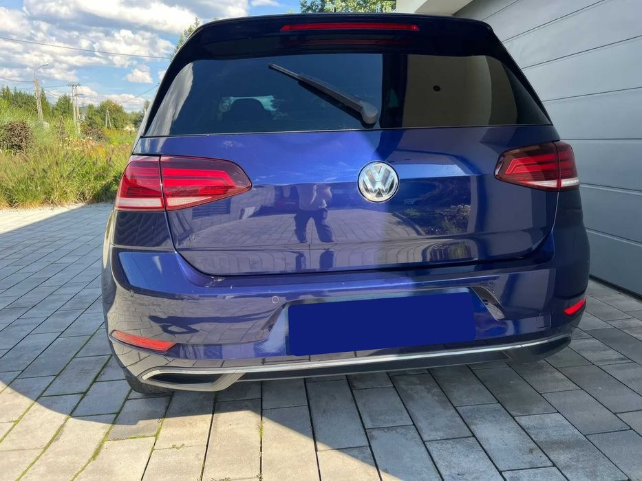 Volkswagen e-Golf      2018