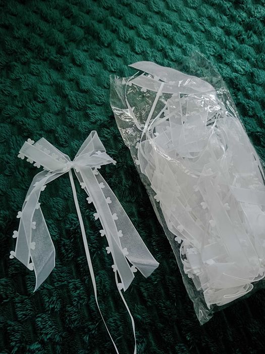 Nowe białe kokardki do dekoracji 10szt.