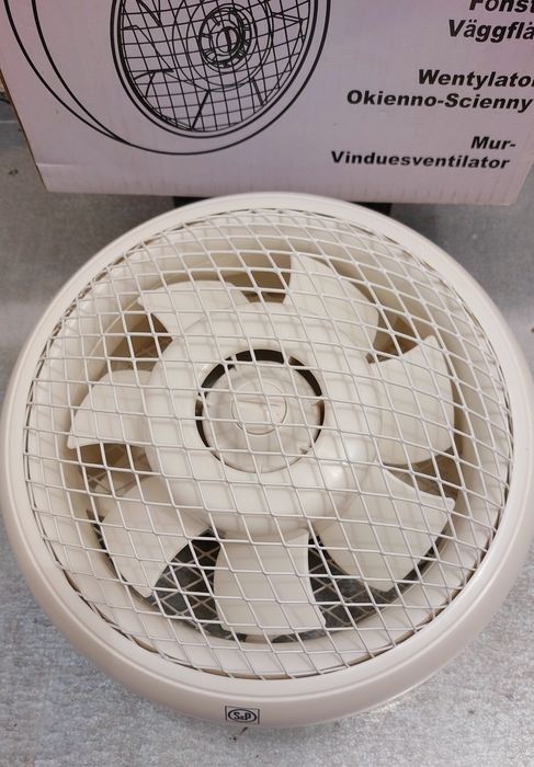 Ventilador extrator 600 m3h P/ parede o vidro