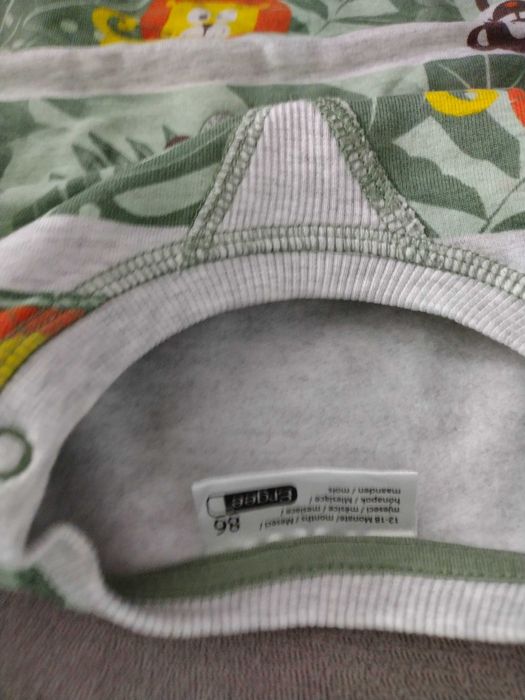 Bluza z motywem lwa i małpek