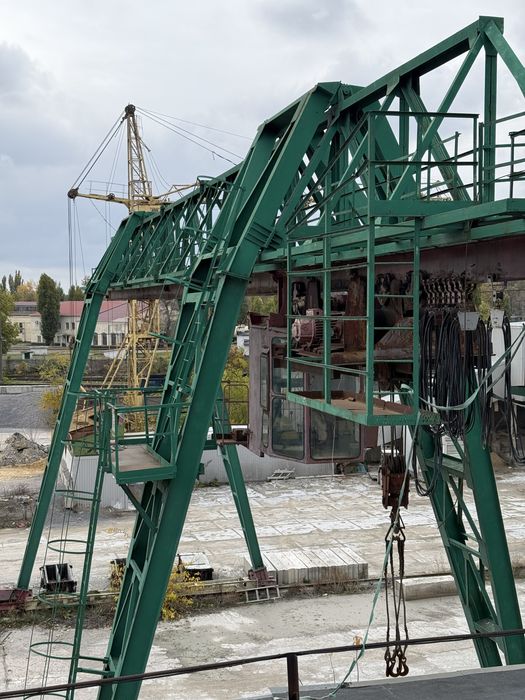 Здам в оренду цілий або частину майданчика