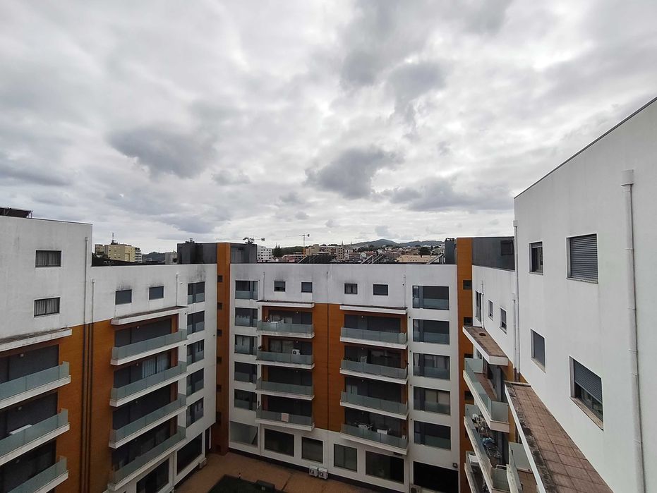 Apartamento T4 para arrendamento em Paredes - Parque da Cidade