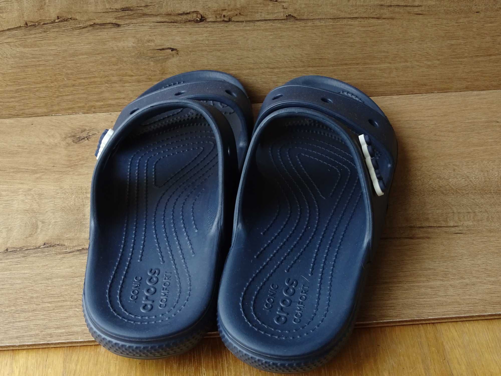 Шльопанці / сабо  Crocs
