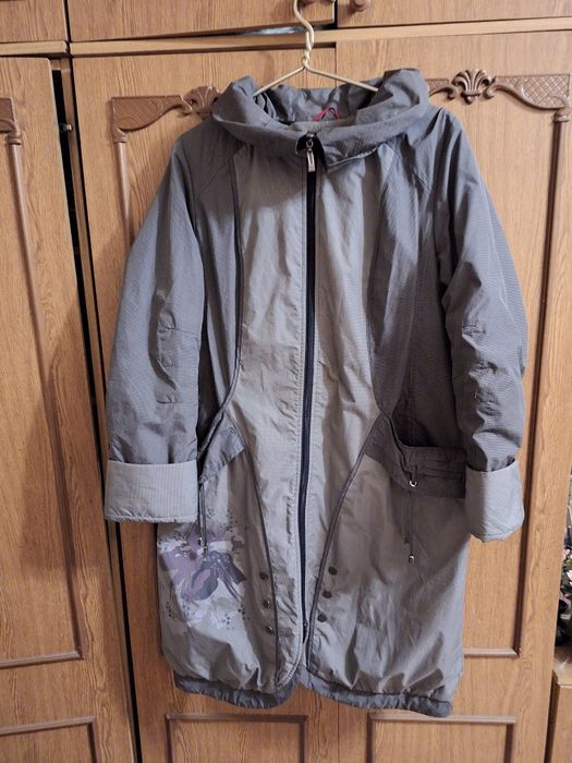 Продам пальто 52 разм