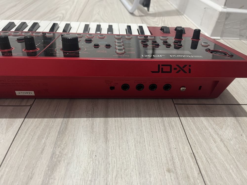Roland JD-XI syntezator