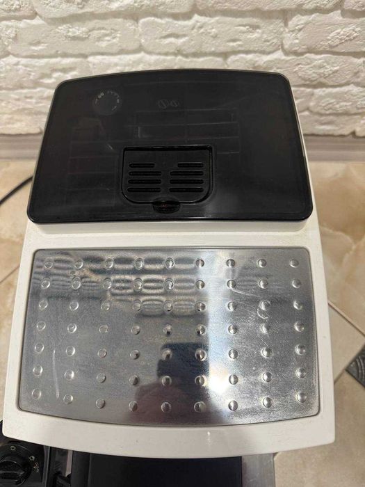 Продам Кавомашину Delonghi ECAM23.460.W