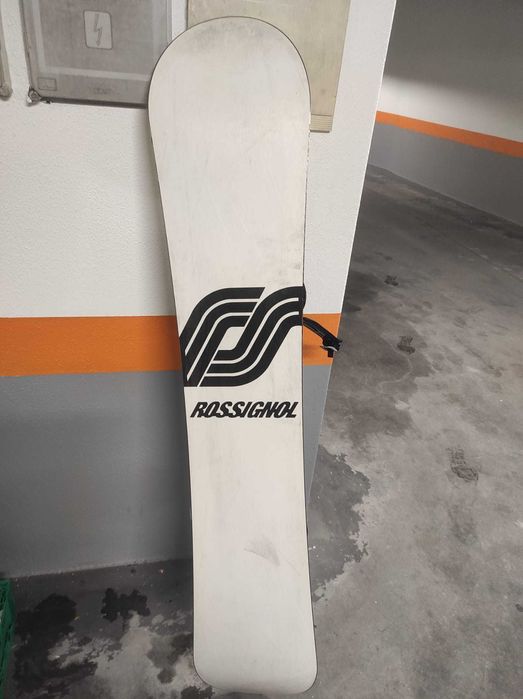 Duas Pranchas de snowboard neve