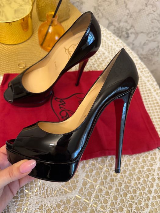 Туфли Louboutin 38