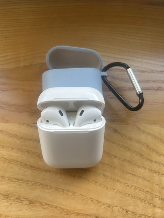 Наушники Apple AirPods 2 ( под ремонт или на запчасти)