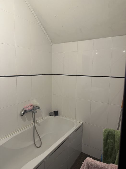 Житловий будинок, комерційна нерухомість