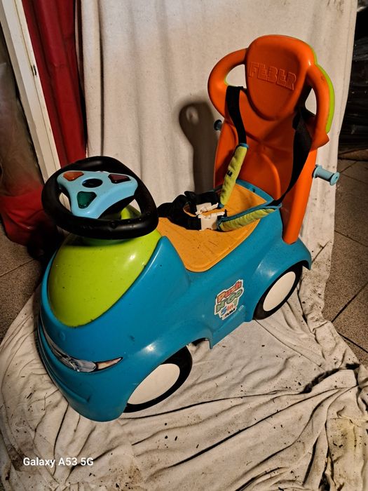 Brinquedos ( carrinhos e outros ) para criança