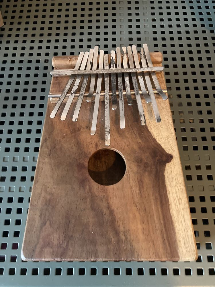 Kalimba c/ Pickup - IChing