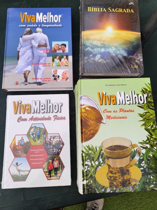 Livros Viva Melhor e Bíblia Sagrada