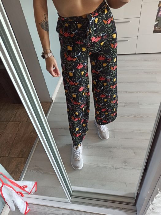 Spodnie materiałowe proste nogawki, vintage cottagecore czarne w jungl