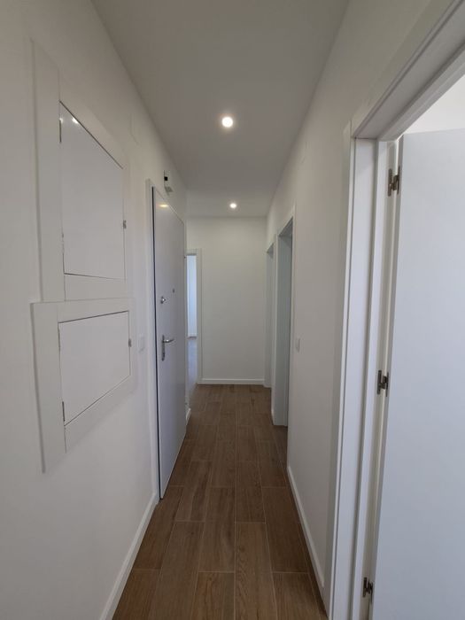 Apartamento T2 totalmente remodelado, Rio de Mouro
