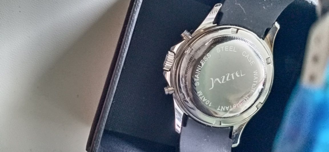 Продаются новые швейцарские часы Neckmarine