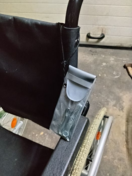 Wózek inwalidzki Breezy pełne koła lekki