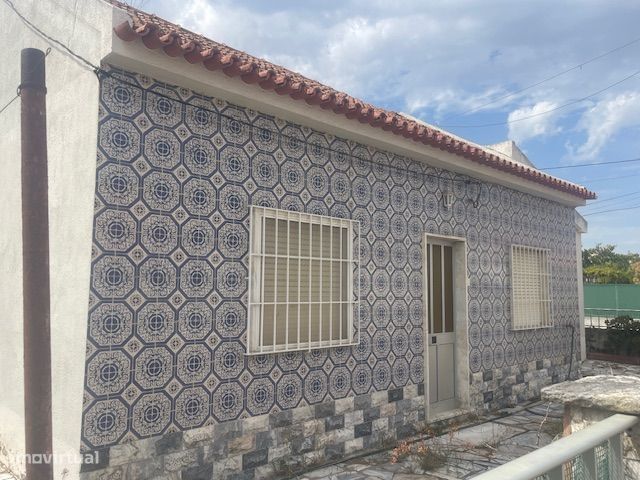 Moradia T2 Isolada na Venda do Alcaide
